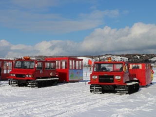 スノーランドで楽しめる遊覧雪上車